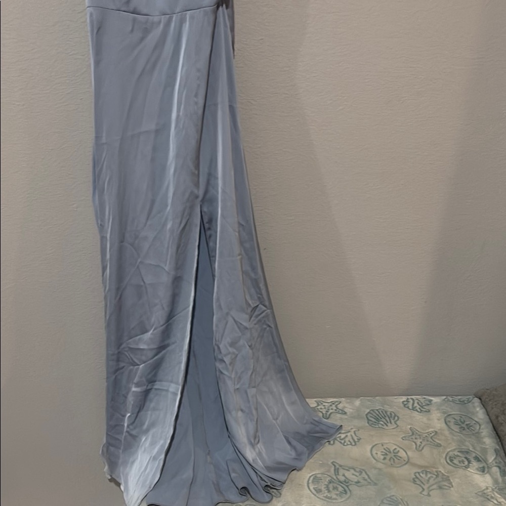 Elegant Blue Evening Gown - Picture 4 of 11
